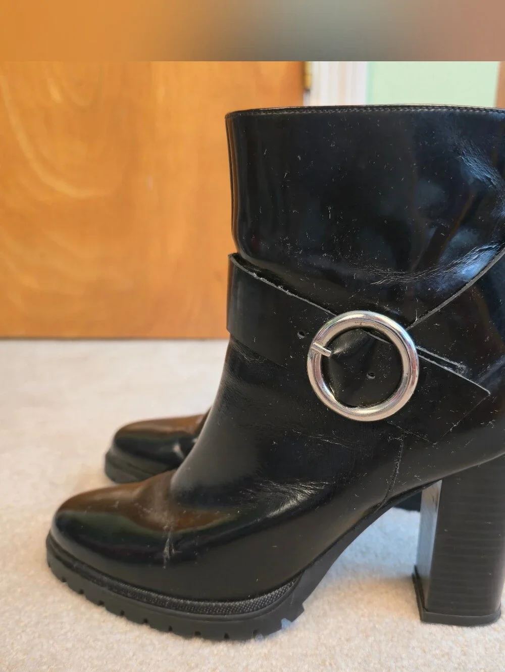 Bosi glossy black